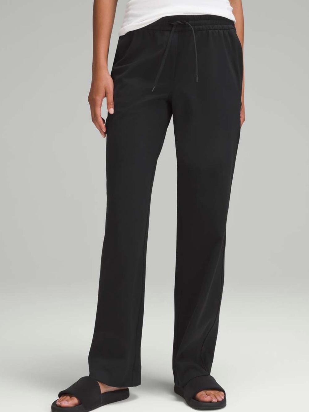 Lululemon Luxtreme Mid-Rise Straight-Leg Trouser
Black